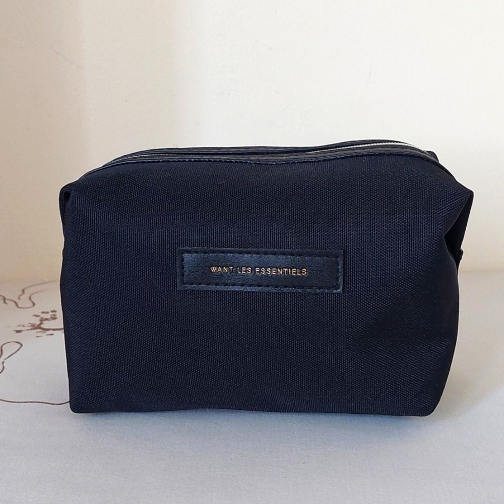 Want les essentiels cosmetic bag